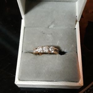 14kt diamond ring